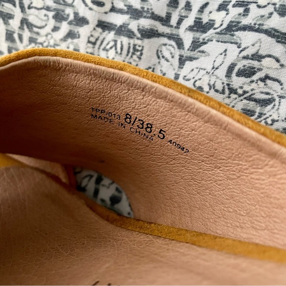 Chinese Laundry Teagan Yellow Suede Platform Mules - Picture 14 of 16